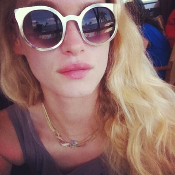 Quay Limited Edition Nakita Sunglasses - Picture 9 of 9